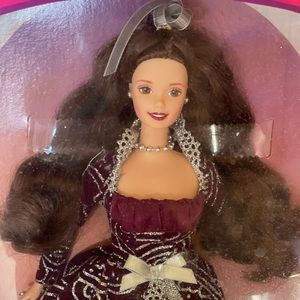 ⭐️Collector 1996  Winter Fantasy Barbie 2 - Brunette⭐️
